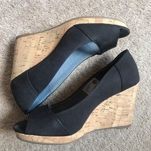 Toms Stella Wedge Pump